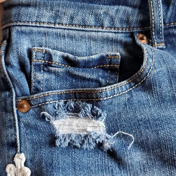 High Waisted Denim Cut-Off Shorts Aeropostale Distressed with Lace Size 4 - Picture 6 of 9